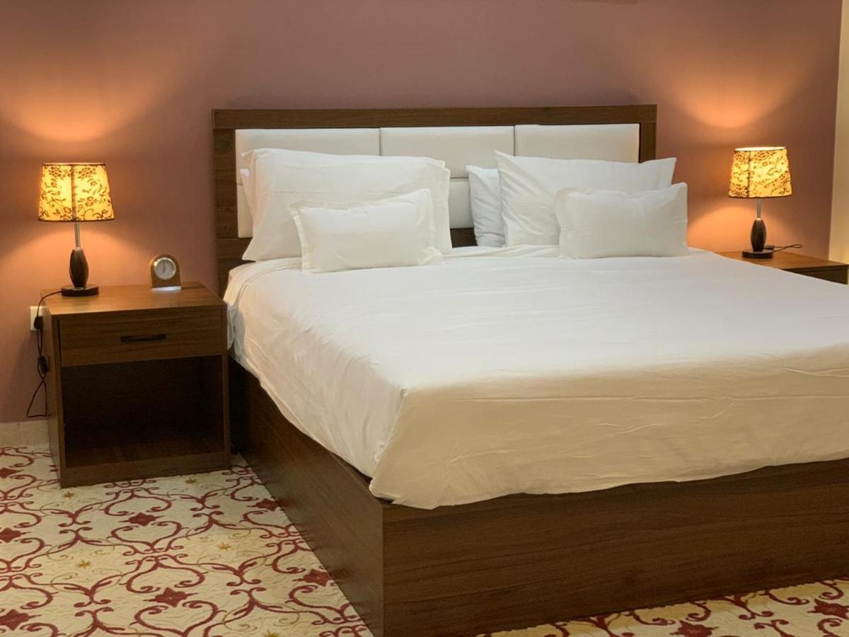 Business Tower Hotel Bisha Kültér fotó